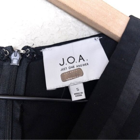 J.O.A Pleated Vneck Mini Dress S Black Jacquard Stripe Ruffle Satin Cocktail - Picture 4 of 9